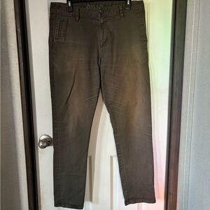 Vuori Men's Khaki Chinos